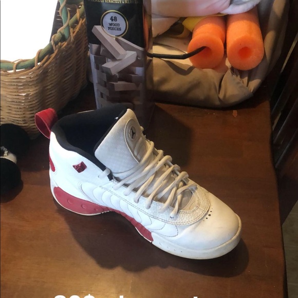 Jordans size 7 - Picture 1 of 1